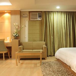 Luxury King Suite